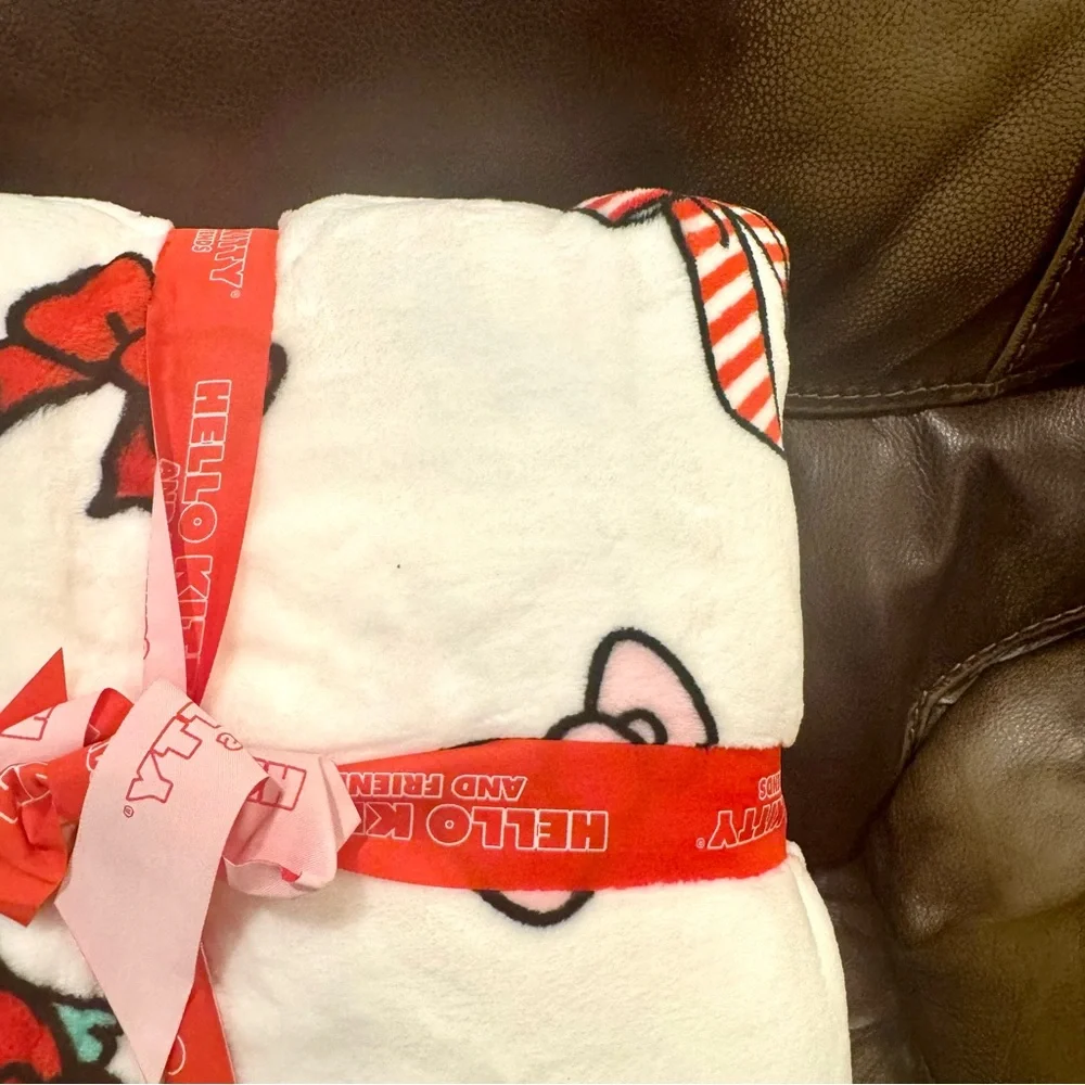 Hello Kitty Christmas Tree Dress & Wreaths Full/Queen Plush Christmas Blanket